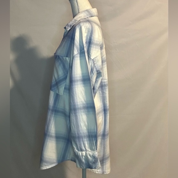Blouses/flannels/button downs-2 for $20 or 3 for $30 (Mix & Match) - Picture 4 of 6